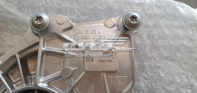 Помпа водяна, (насос) охолодження, в зборі з корпусом 06L121012A VAG