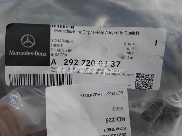 Шарнір передніх лівих дверей 2927200137 MERCEDES