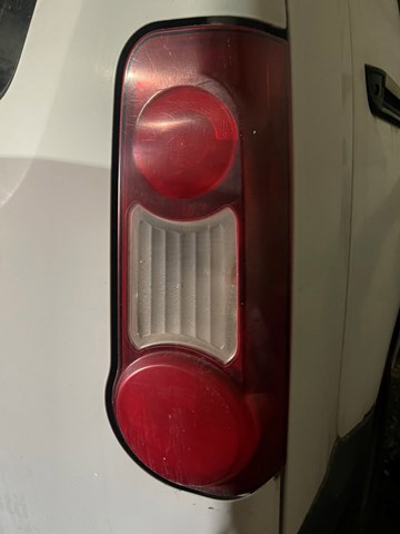 Задня ліва фара 1680022680 PEUGEOT