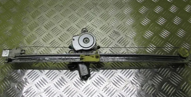 Механізм склопідіймача дверей передніх, правих 7700311821 RENAULT