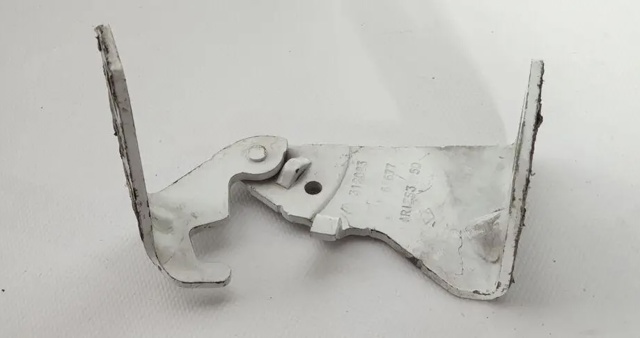 Завіс капота, лівий Рено Трафік II