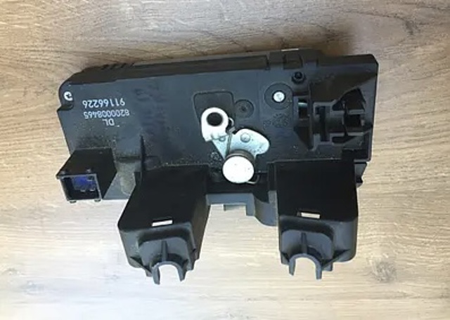 Замок дверей бічний/зсувний 8200008463 RENAULT
