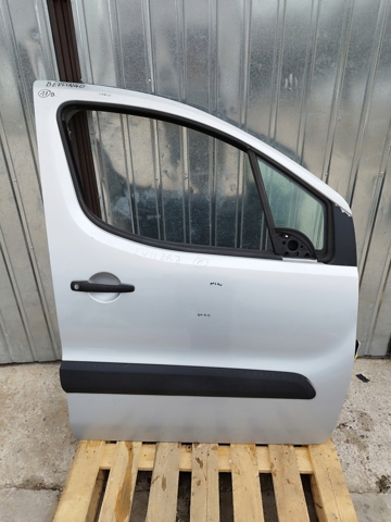 Дверка передня права 9004Z6 PEUGEOT
