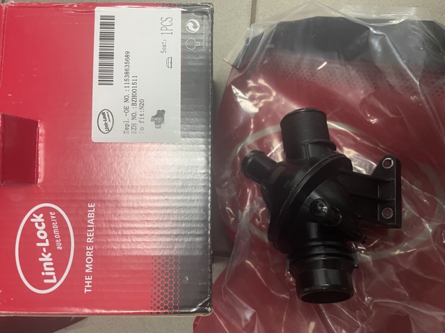 Корпус термостата в зборі 11538635689 BMW
