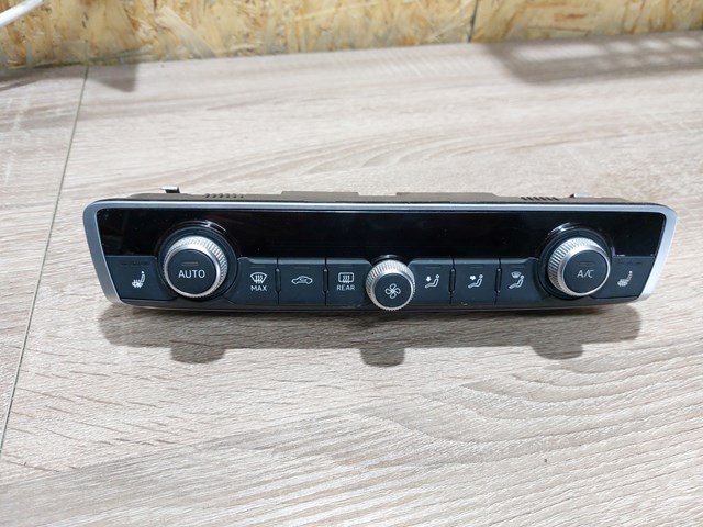 Блок управління кондиціонером 8V0820043Q VAG