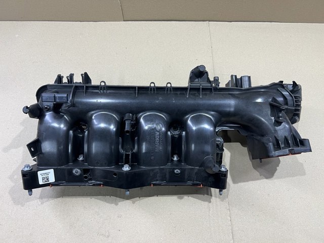 Колектор впускний A2700900737 MERCEDES