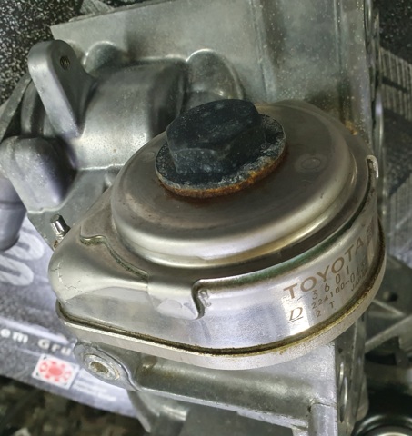 Радіатор масляний 1571036010 TOYOTA