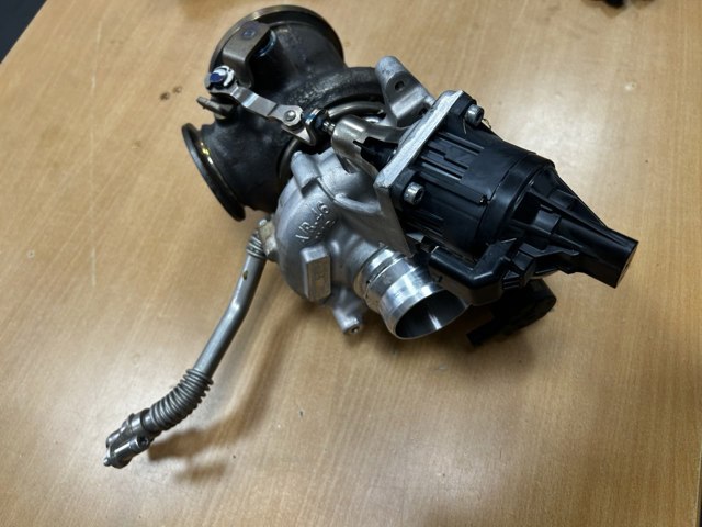 Турбонаддув 11659502565 BMW