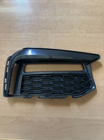 Решітка переднього бампера, права 51118064964 BMW