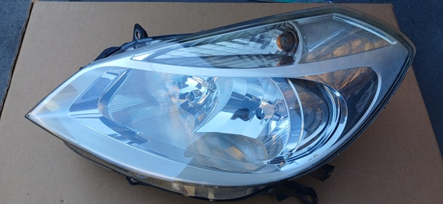 Блок фара ліва 8200459824 RENAULT