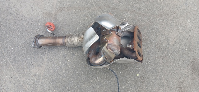 Колектор випускний PY1G2050X MAZDA