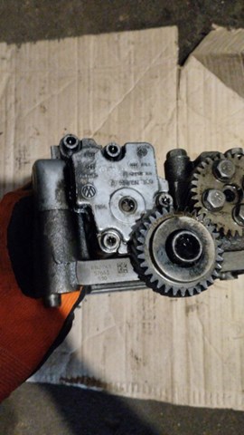 Маслонасос 03L115105F VAG