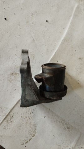 Права подушка двигуна 112103NF0A NISSAN