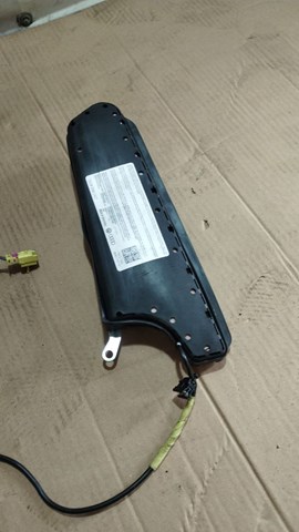 Подушка безпеки AIRBAG спинки сидіння, правого 3C0880242 VAG