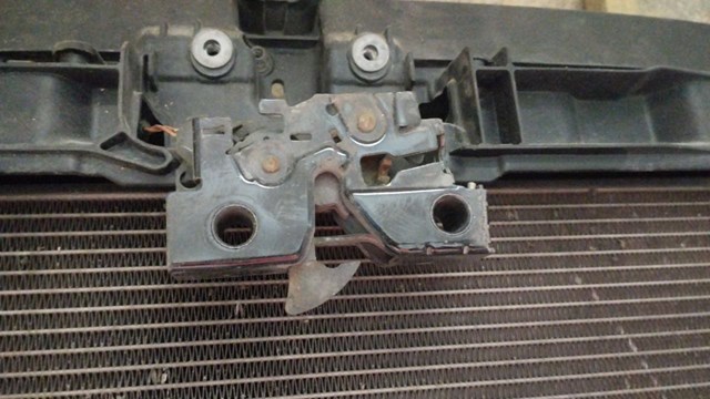 Замок кришки капота 5G1823509 VAG