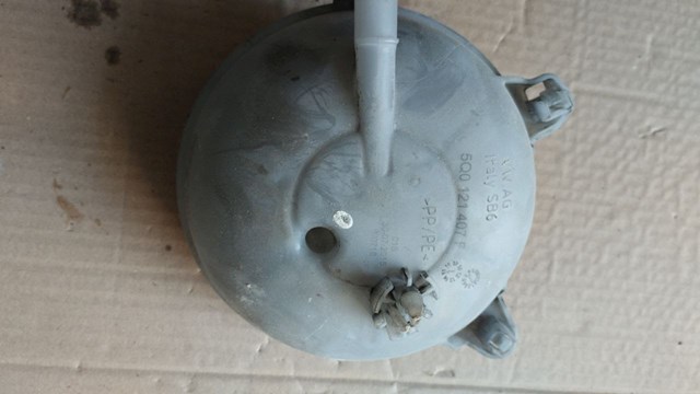 Водяний бачок системи охолодження 5Q0121407F VAG