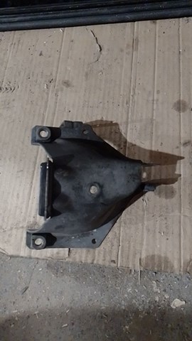 Кронштейн передньої балки 8K0399059H VAG