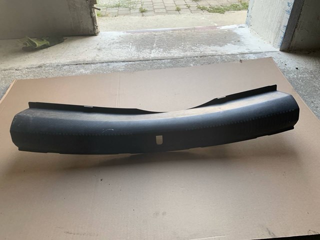 Накладка задньої панелі багажника 8K5863471 VAG