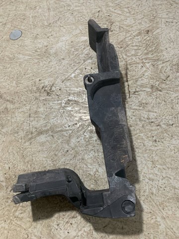 Гумка під капот 8R0823732A VAG