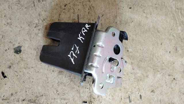 Замок, ручка і привід (багажника) 8R0827505A VAG