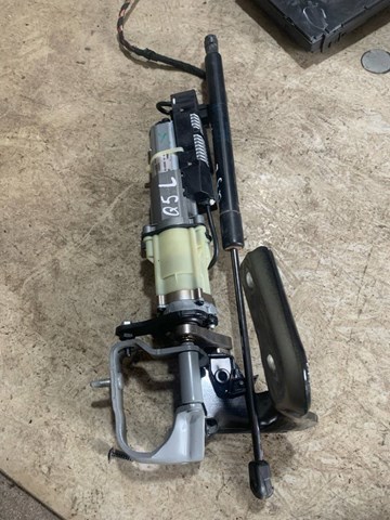 Амортизатор двері задньої 8R0827851B VAG