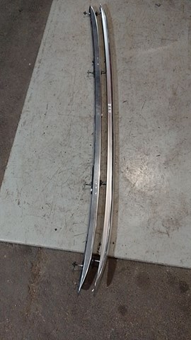 Рейлінг даху правий 8R0860022J VAG
