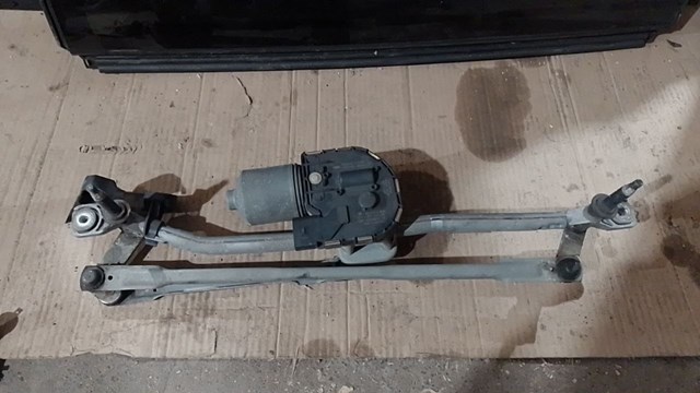 Трапеція щіток лобового скла Audi Q5