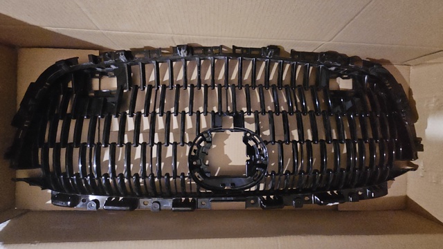 Решітка KR9P50711 MAZDA