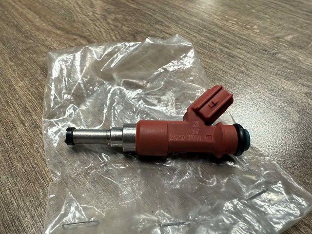 Форсунки електромагнітні 2325031050 TOYOTA