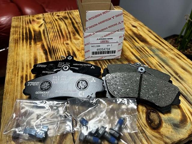Тормозні колодки 4605A734 MITSUBISHI