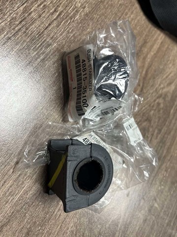 Опора стабілізатора 4881535100 TOYOTA