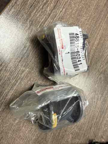 Гумка заднього стабілізатора 4881560241 TOYOTA