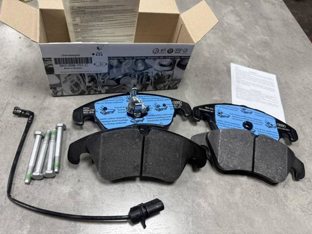 Гальмівні колодки 4G0698151AA VAG
