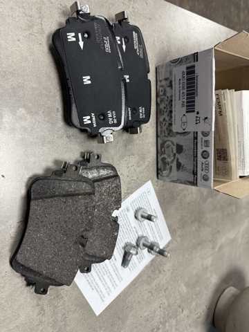 Задні колодки 4M0698451F VAG
