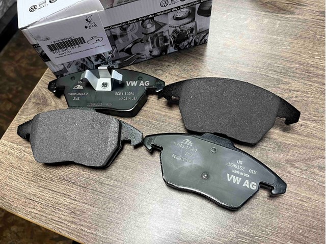 Тормозні колодки 5C0698151A VAG