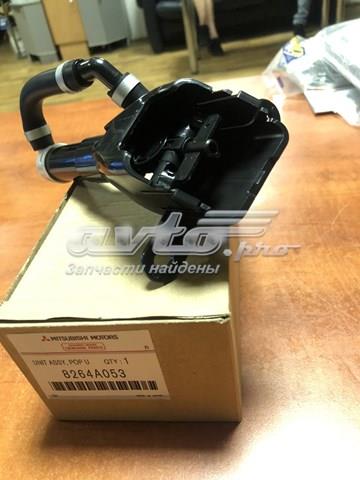 Сопло омивача фари передньої, лівої 8264A053 MITSUBISHI