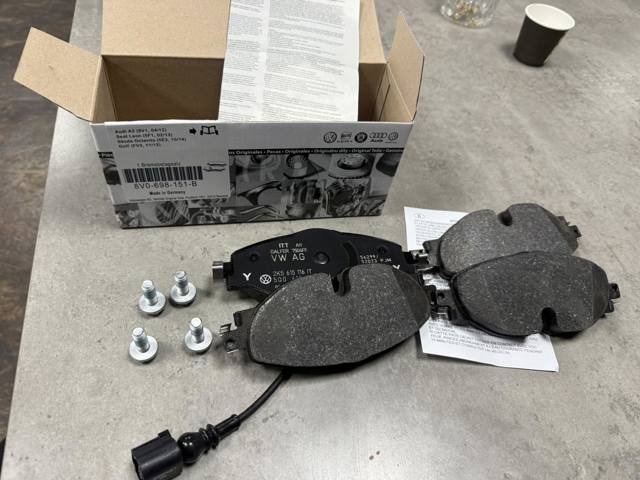 Гальмівні колодки 8V0698151B VAG