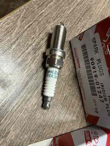 Свічки запалювання (запальні) і дроти 9091901247 TOYOTA