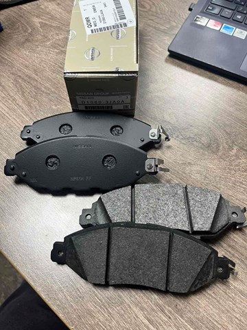 Колодки передні D10603JA0A NISSAN