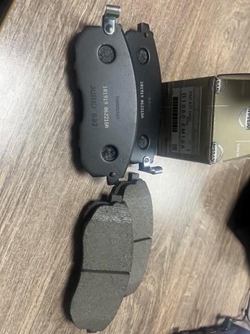Гальмівні колодки D1060EM10A NISSAN