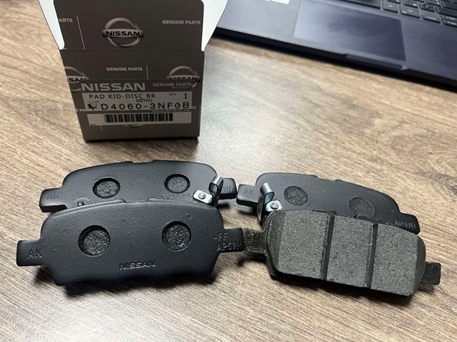 Задні дискові колодки D4M609N00B NISSAN