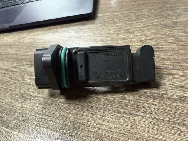 Датчик масової витрати повітря F00C2G2039 BOSCH