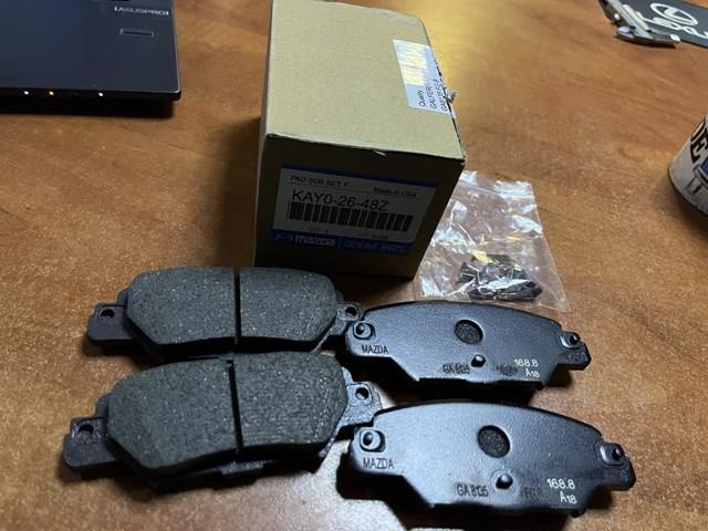 Задні колодки KAY02648Z MAZDA