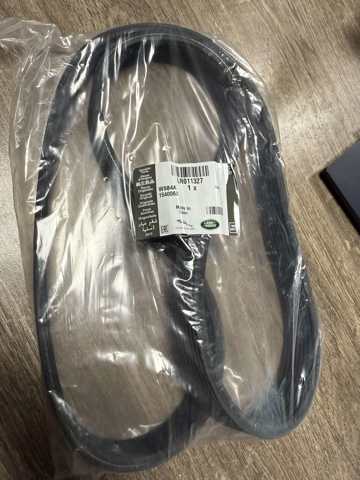 Привід допоміжних агрегатів LR011327 LAND ROVER