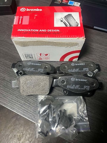 Колодки гальмові задні, дискові P83047 BREMBO