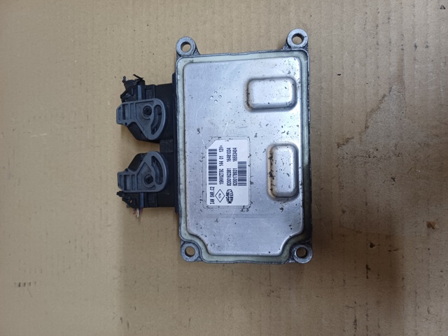 Блок електронного управління 8200162381 RENAULT