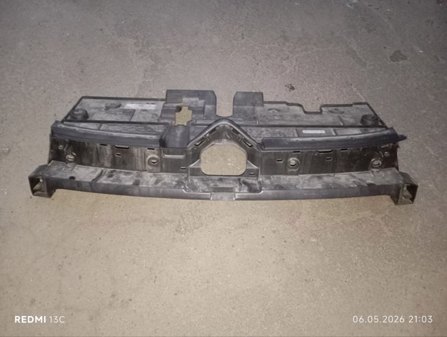 Кронштейн решітки радіатора 98346929XT PEUGEOT
