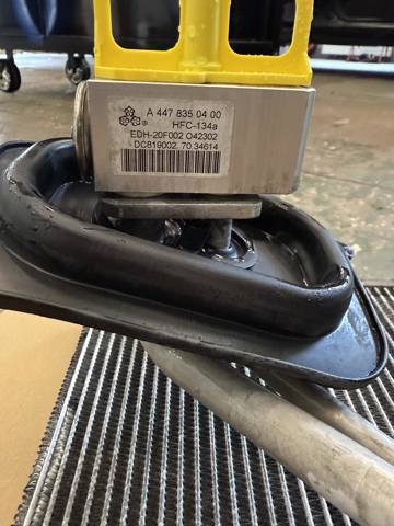 Випарник кондиціонера, задній A0008306501 MERCEDES