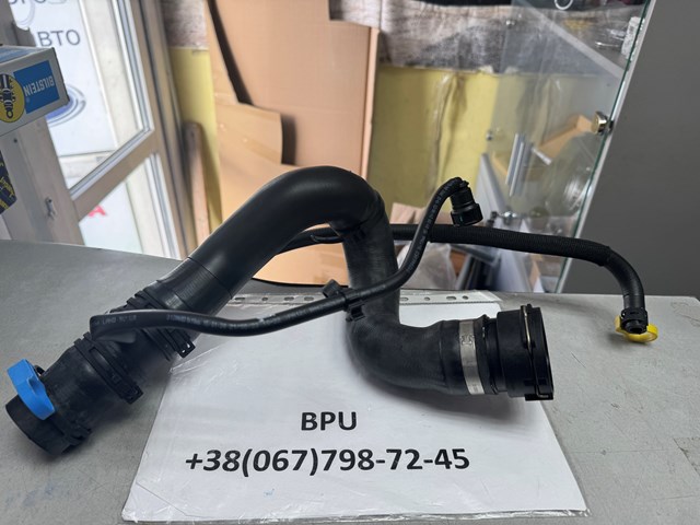 Патрубок системи охолодження BH428260AD LAND ROVER