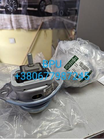 Подушка (опора) двигуна лів./прав. KKB500630 LAND ROVER